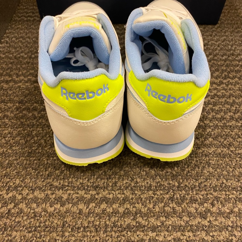 New Reebok - Picture 5 of 5